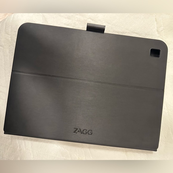 ZAGG tablet keyboard case messenger folio - Picture 3 of 5